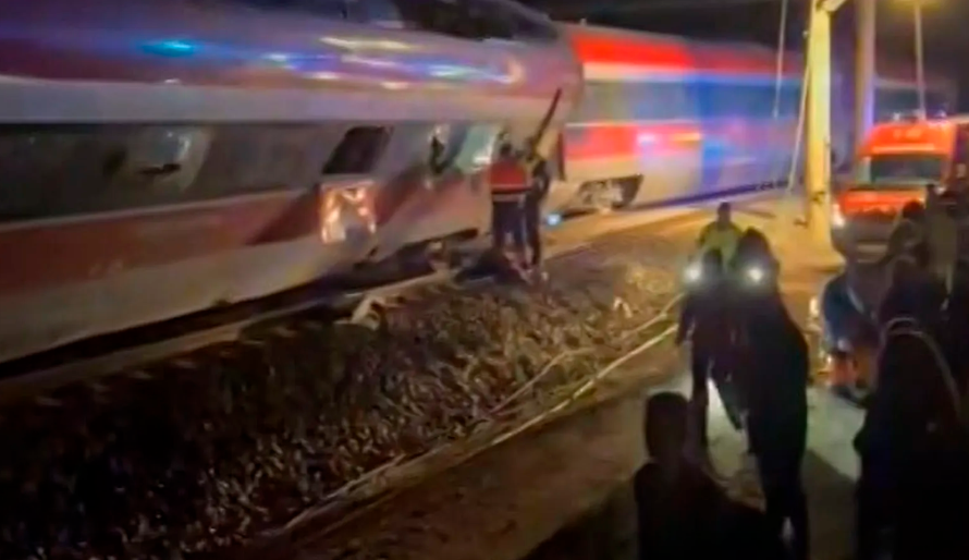 ТРАГЕДИЯ В ИСПАНИЯ: Най-малко 21 жертви на катастрофа с високоскоростни влакове