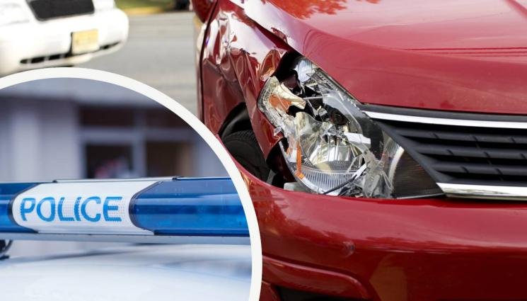 Шофьор почина в колата си след удар в паркирани автомобили