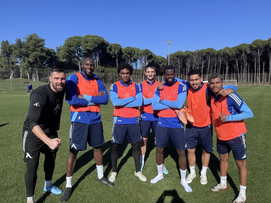 Левски мери сили с поляма в Белек