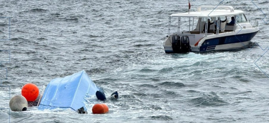 Лодка с френски туристи се преобърна край Оман, трима загинаха