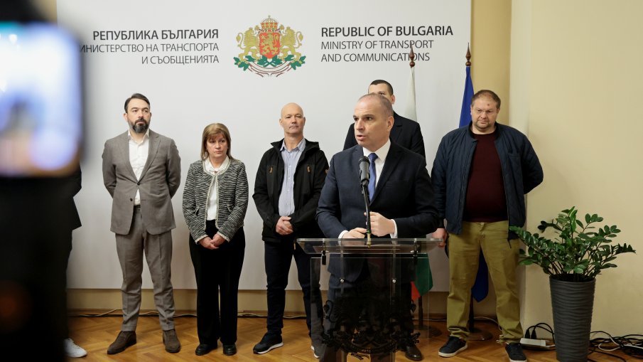 Гроздан Караджов: Изграждаме национална мрежа от бързи зарядни станции