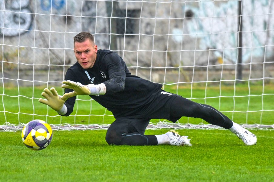 Поляци напират за вратаря на Локомотив Пловдив