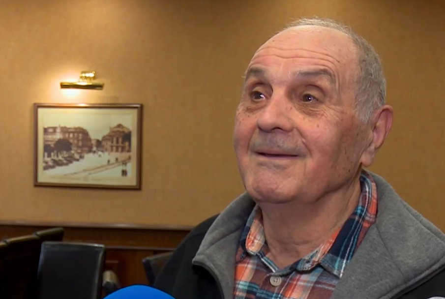 Кой е най-дълголетният служител в община Варна