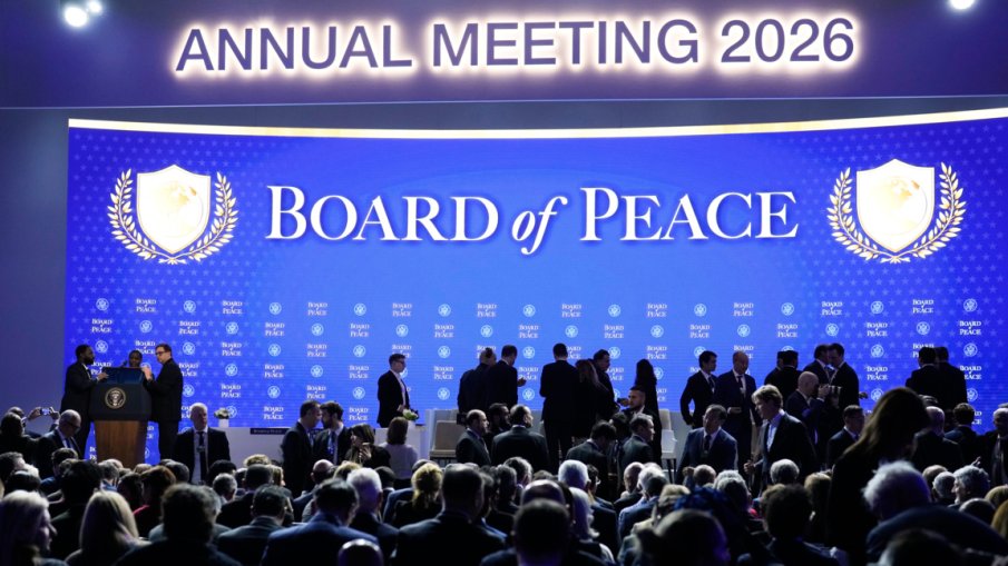 Франция засега няма да се присъедини към Съвета за мир