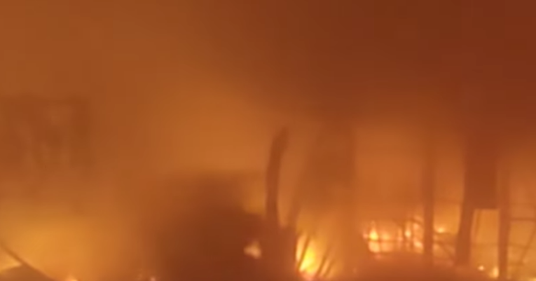 Осем души са пострадали, а петима са в неизвестност след пожар в завод за храни в Гърция (ВИДЕО)