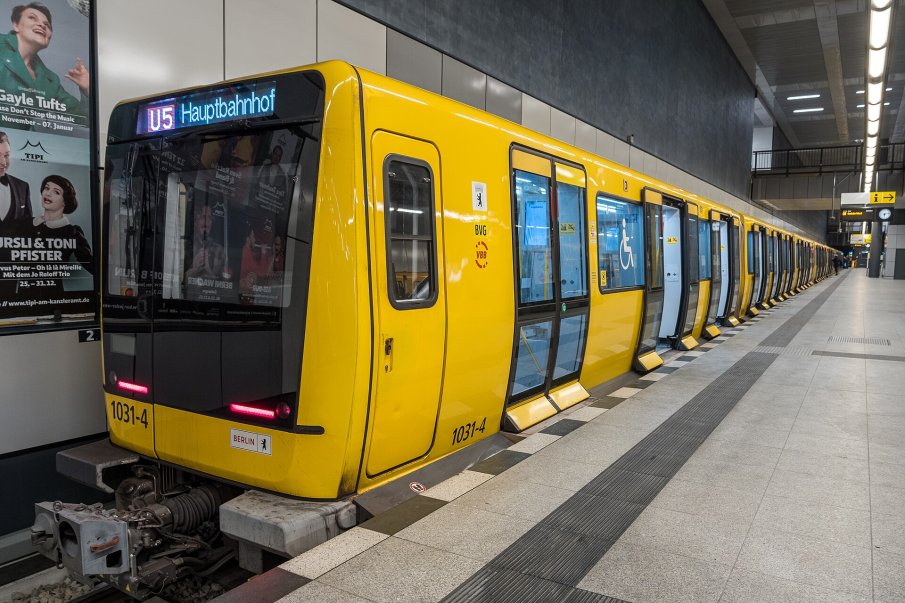 УЖАСНО НЕЛЕПО: 17-годишен загина от токов удар на метростанция в Берлин