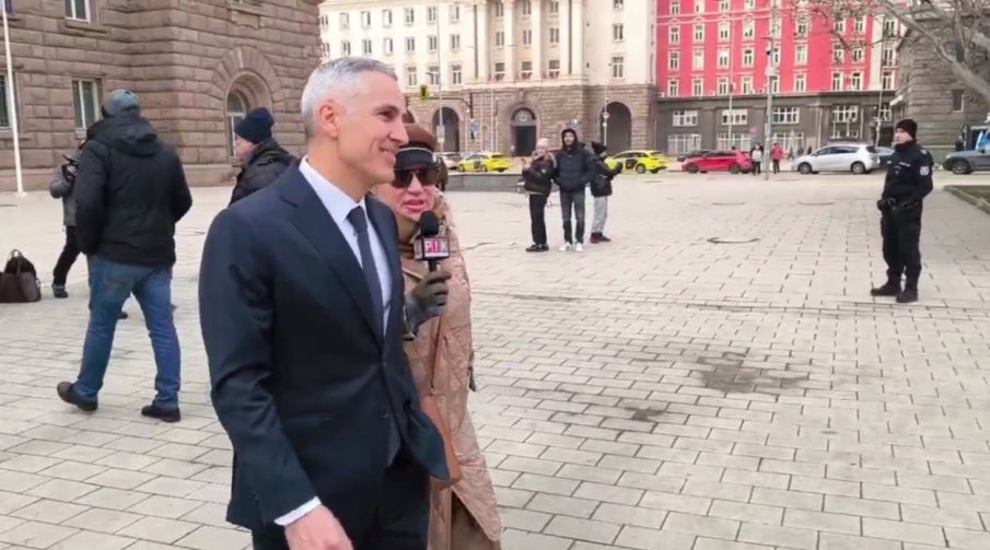 Колтуклиева го разсипа: Гюров е безочлив и безсрамен голф-инструктор на богаташи, който се прави на международен фактор. Тепегьоз