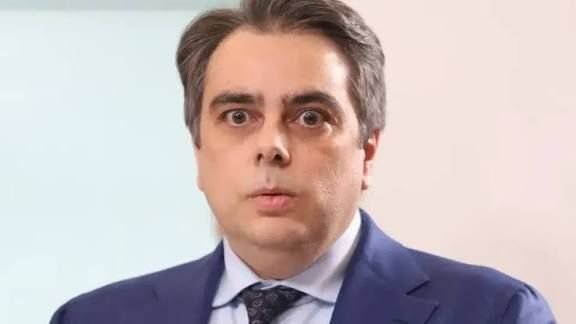 Константин Мишев приключи Асен Василев: Всичко в този човек е смешно. Пълничък и ококорен КАУДИЛЬО, но с мечта да ръководи