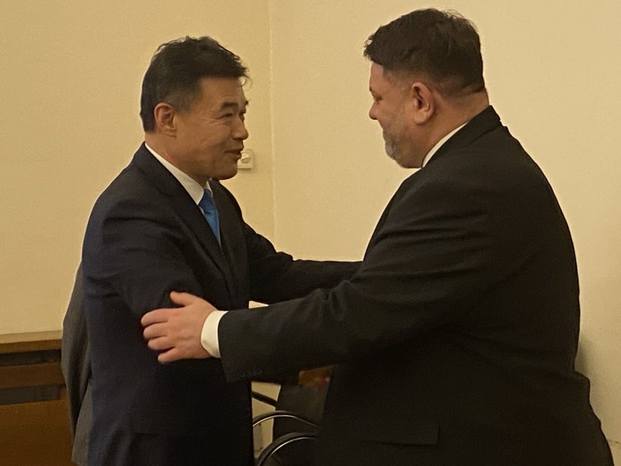  Вицепремиерът Атанас Зафиров обсъди възможностите за сътрудничество с китайската Shandong Hi-Speed Group (СНИМКИ)