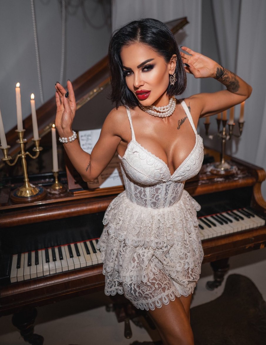 Чалга певица без секс от 3 години