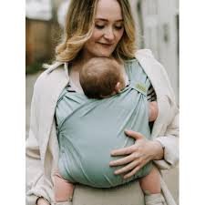 Опасни носилки за бебета инкриминираха от онлайн пазара