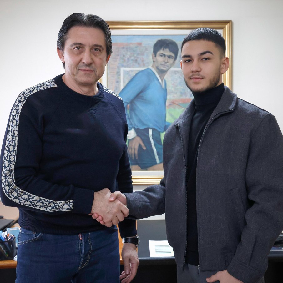 Левски подписа със сина на Бабангида