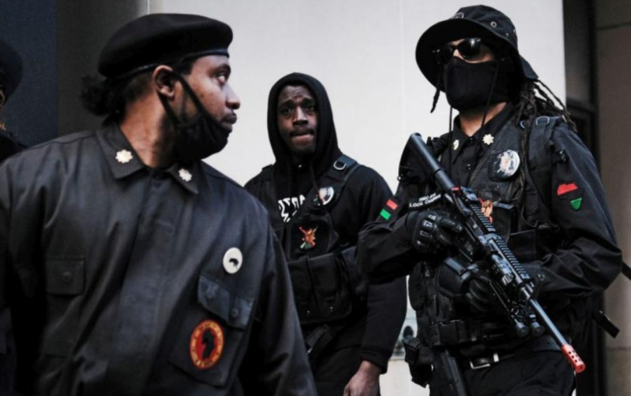 „Черните пантери“ се завръщат във Филаделфия