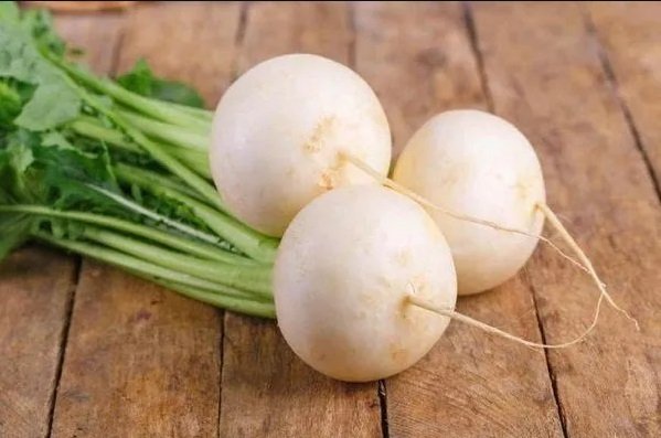 Бялата ряпа – подценяван зеленчук с доказани ползи за здравето