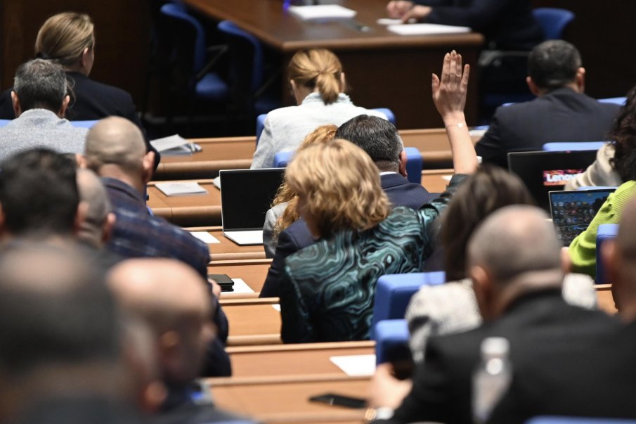 Депутатите отказаха изслушване за закриването на детската хирургия във Варна