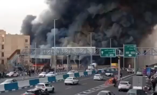 Голям пожар избухна на пазар в Техеран (ВИДЕО)