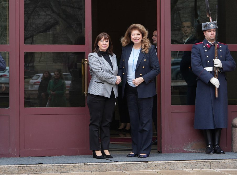 ОТ ПОСЛЕДНИТЕ МИНУТИ! Омбудсманът Велислава Делчева отказа на Илияна Йотова да е служебен премиер