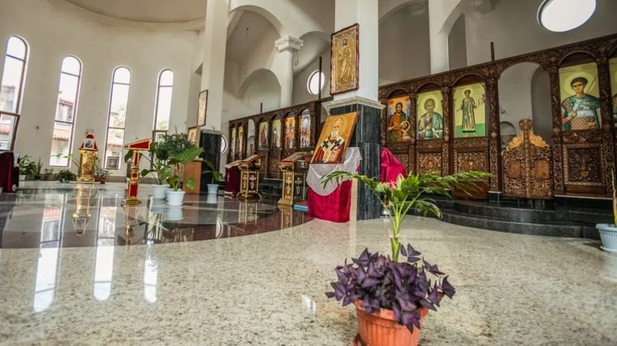 Бургаски храм отваря медицински кабинети за хора без здравни осигуровки