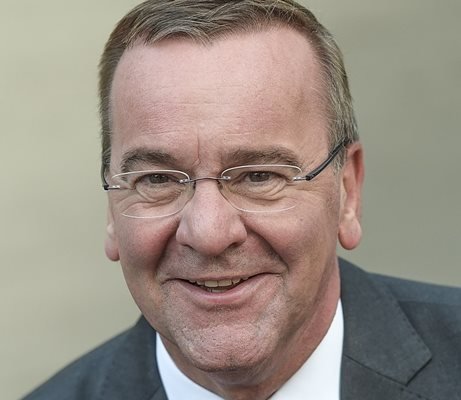 Германският министър на отбраната убеден, че САЩ се нуждаят от Европа