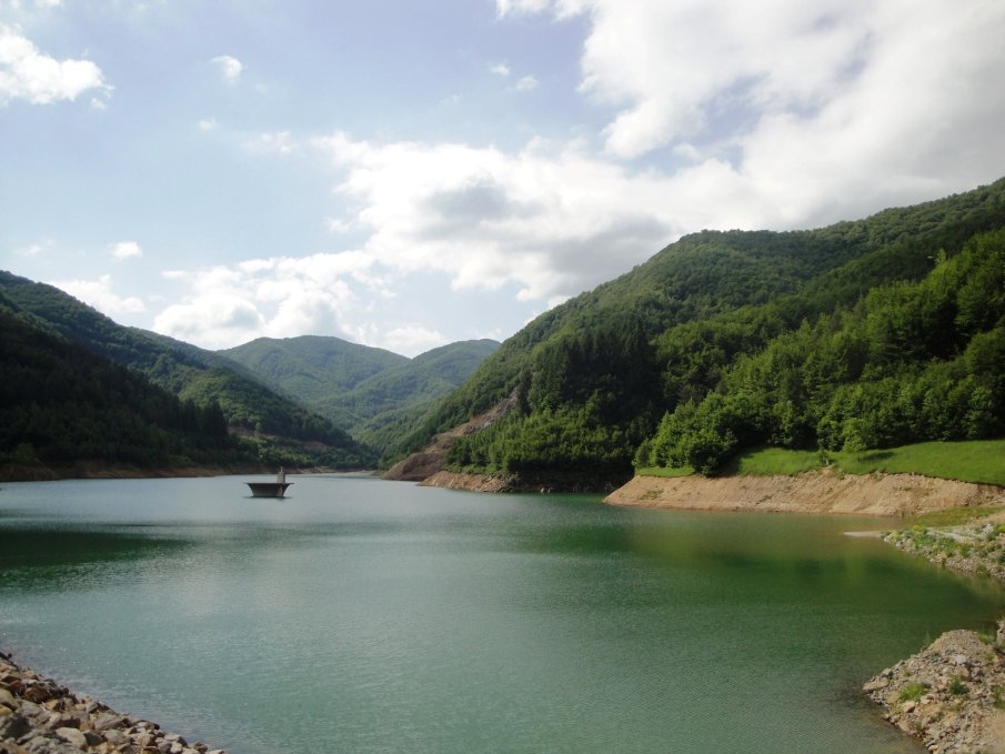 Изпускат контролирано язовирите “Пловдивци“ и “Златоград“