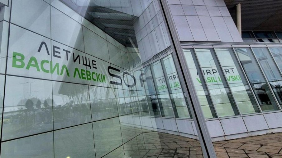 Задържаха под стража британец, извършил хулигански действия на летището в София