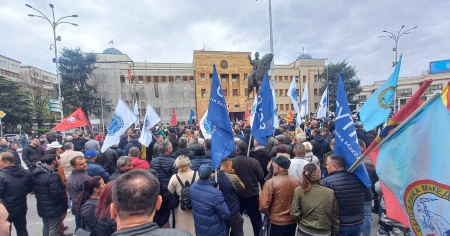 Съюзът на синдикатите в Северна Македония ще блокира сградата на парламента в Скопие