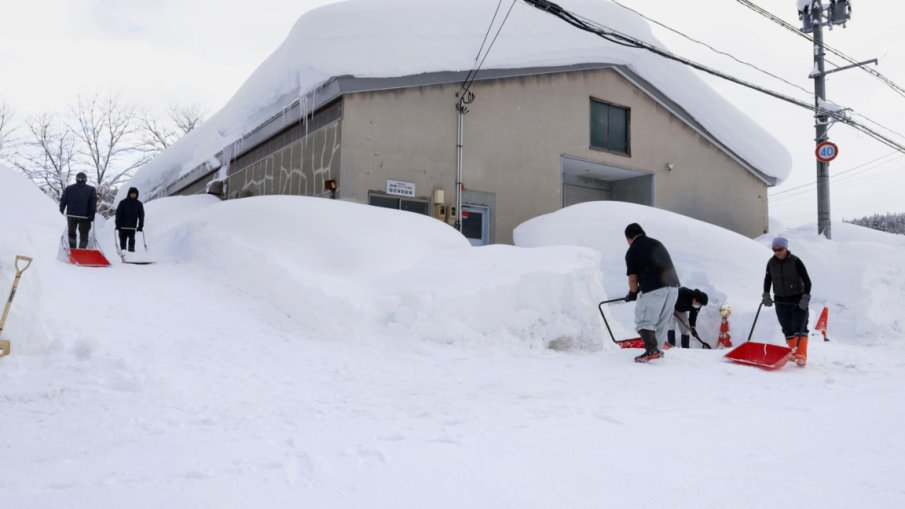 Най-малко 46 жертви на снеговалежите в Япония
