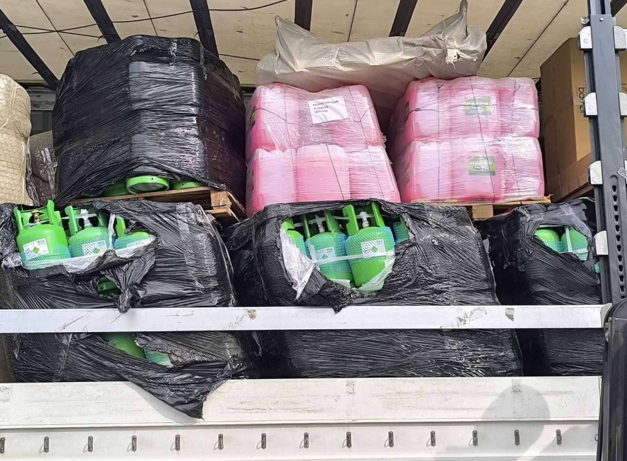 Митничари заловиха 4810 кг незаконни хладилни агенти (СНИМКИ)