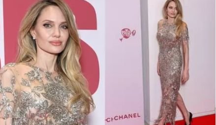 Анджелина Джоли се появи в дръзка „гола“ рокля в Париж