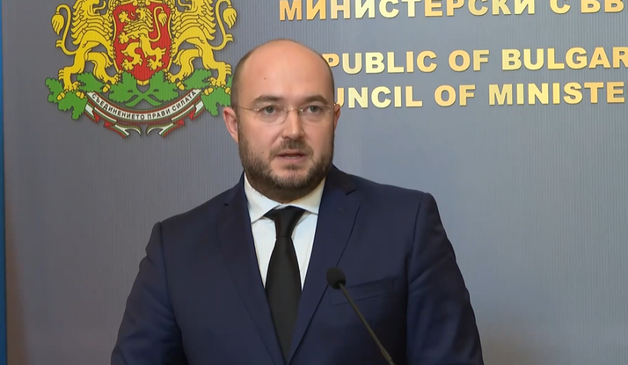 Правосъдният министър представи законопроект срещу педофилите