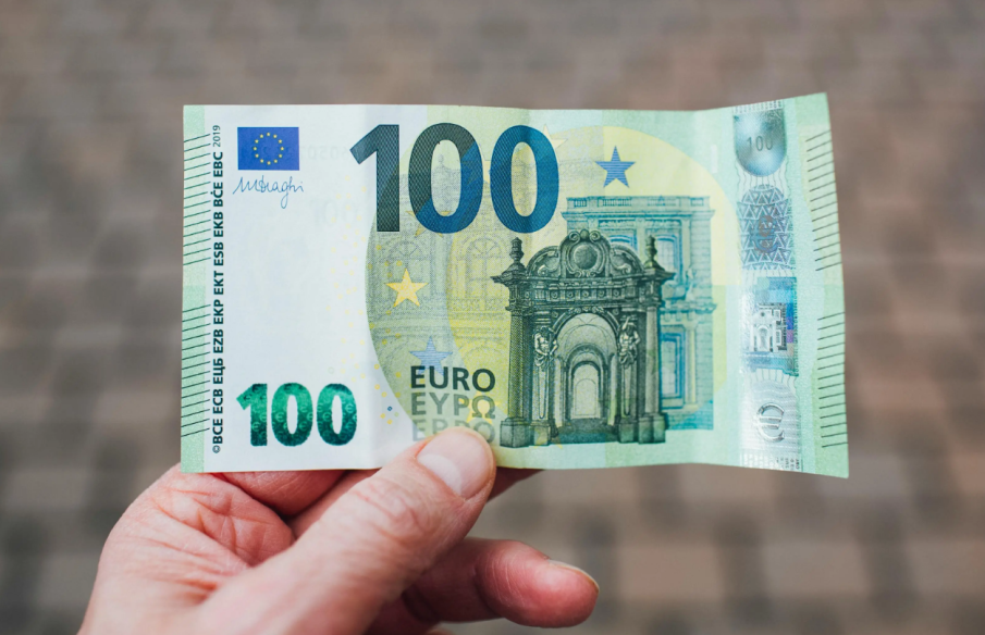 НОВИТЕ ТАРИКАТИ: Задържаха двама в Самоков за плащане с фалшиви 100 евро