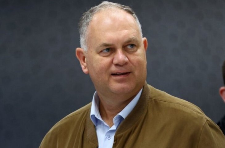 Изпълзяването на пепелянките! Защо Кадиев мълчи за космическите сметки за ток, а дрънка глупости за Пеевски