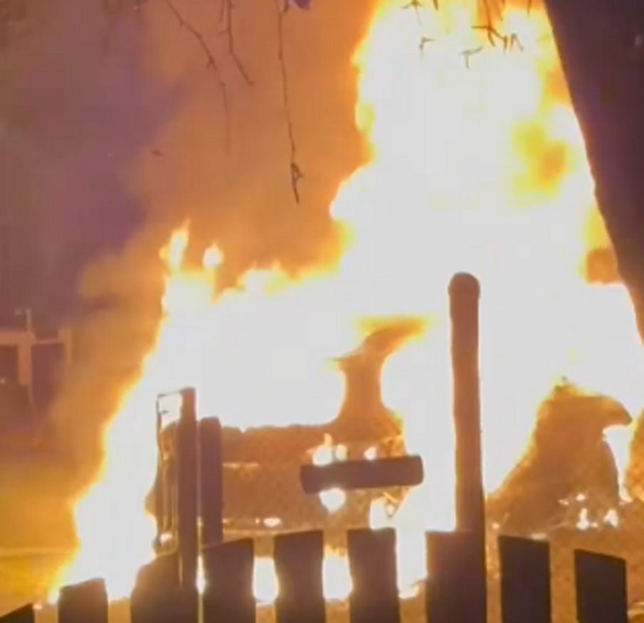 АТАКА: Запалиха колата на кмета на Бистрица