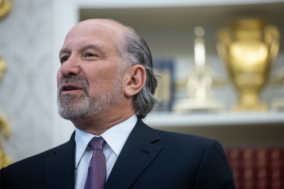 Министърът на търговията на САЩ призна, че е посещавал острова на Епстийн