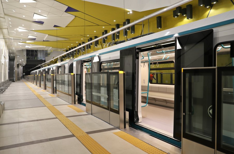 ИНЦИДЕНТ В МЕТРОТО: 19-годишен изби зъб на момче и удари с нож друго