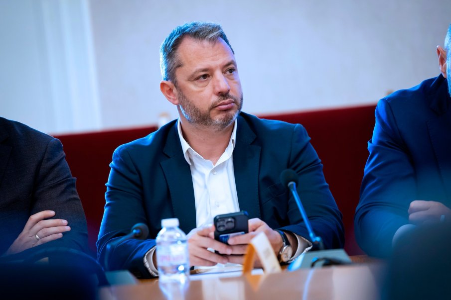 първа реакция делян добрев разкритието напуска герб снимка