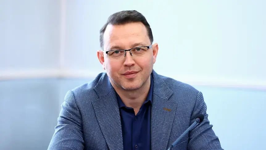 МЗ прие оставката на директора на детската болница в София