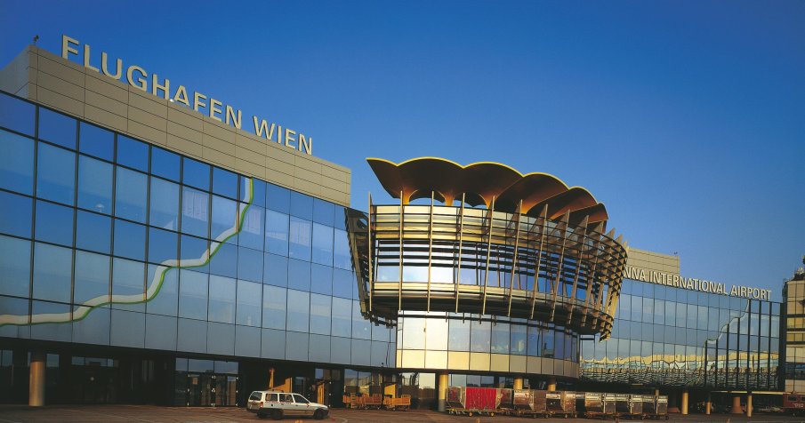 Затвориха виенското летище заради силен снеговалеж