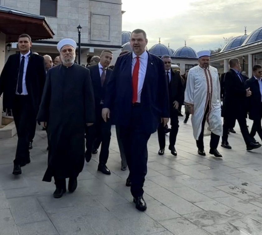 Делян Пеевски: Нека свещеният месец Рамазан вдъхнови всички към добри дела!