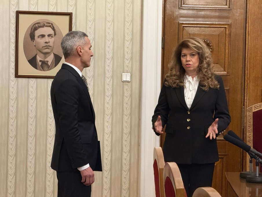 Александър Симов безпощаден: Служебното правителство е като коктейл от котела на вещиците от Макбет