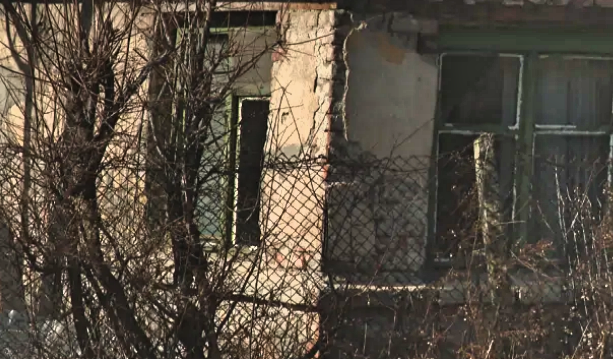 НАГЛО И БРУТАЛНО: Жертва на имотната мафия с разказ как са отнели наследствената ѝ къща