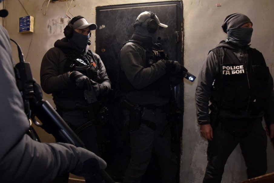 СЕКС ЗА ПРОДАЖБА: ГДБОП удари брутални сутеньори в София