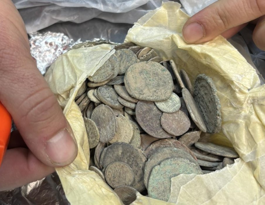 Голямо количество контрабандни старинни монети и предмети задържаха на Капитан Андреево