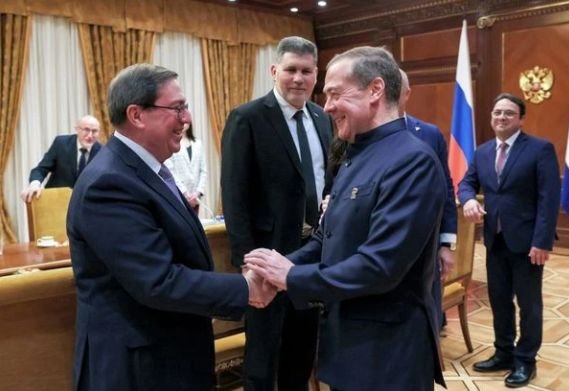 Медведев: Куба остава стратегически съюзник на Русия в региона