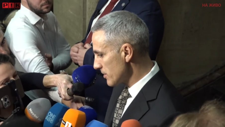 ГОРЕЩО В ПИК TV! Гюров влезе в обяснителен режим за министрите - мълчи за скандалите около Янкулов, Адемов и Христанов (ВИДЕО)