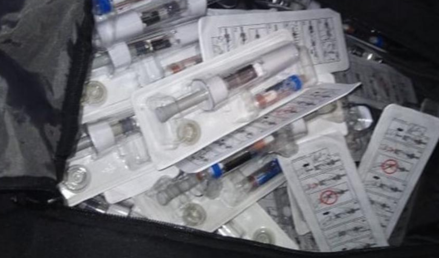 Митниците задържаха над 15 000 опаковки лекарства, анаболи и сексуални стимуланти