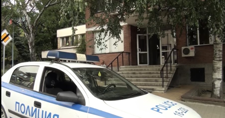 Отварят закритото гише за регистрация на автомобили в Карлово