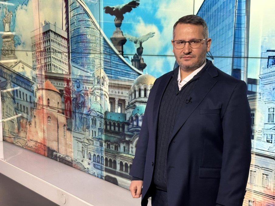 НОВИЯТ МИРЧЕВ: Пускаш телевизора - Христанов-бори-мафията, отиваш на плаж - Христанов-бори-мафията... А кога Панорама ще го пере?