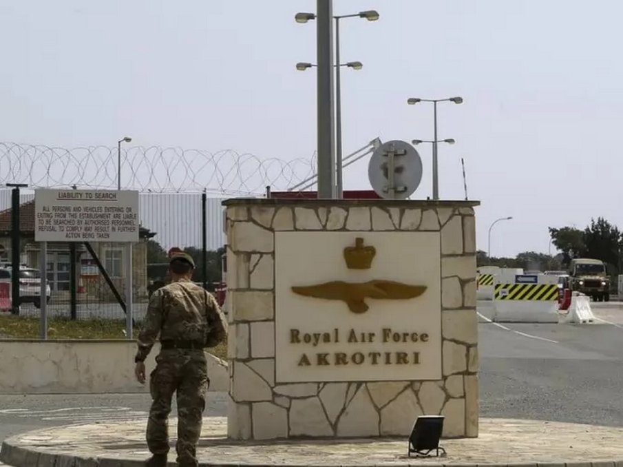 ИЗВЪНРЕДНО! Иран изстреля ракети срещу Кипър