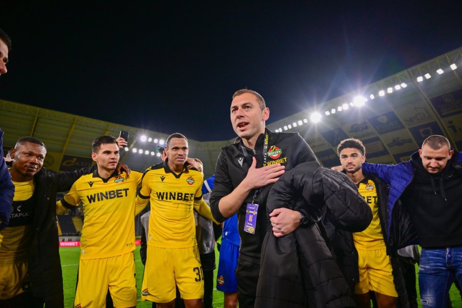 ЕУФОРИЯ НА КОЛЕЖА: Ботев Пловдив взе решение за новия треньор